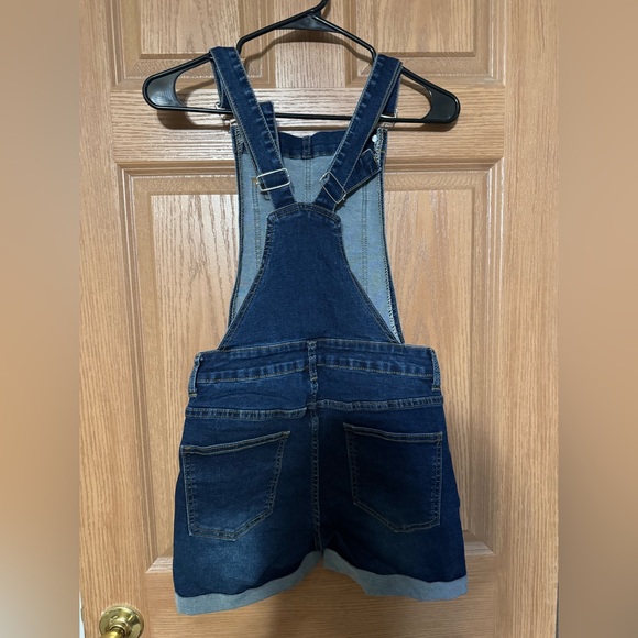 Denim Overalls Shorts with Rolled Hem Size Medium NWOT - Picture 2 of 3